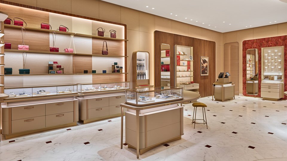 Cartier butik mimarisi ve altın detaylar · PAM İstanbul.