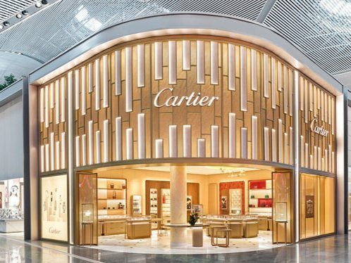 Cartier İstanbul Havalimanı butik — yan giriş kadrajı · PAM İstanbul.
