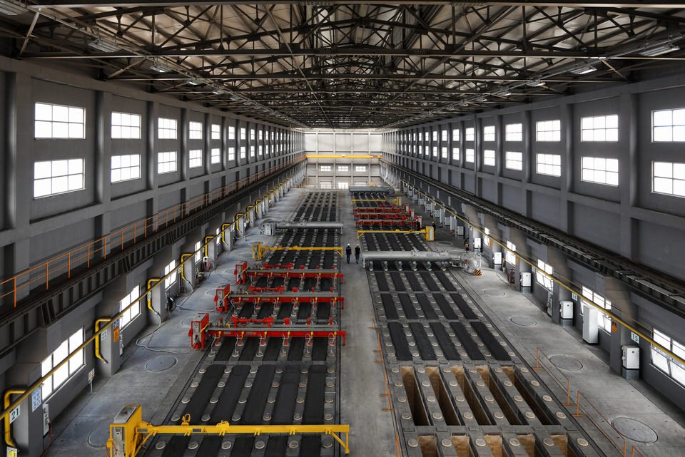 Eti Aluminium worker