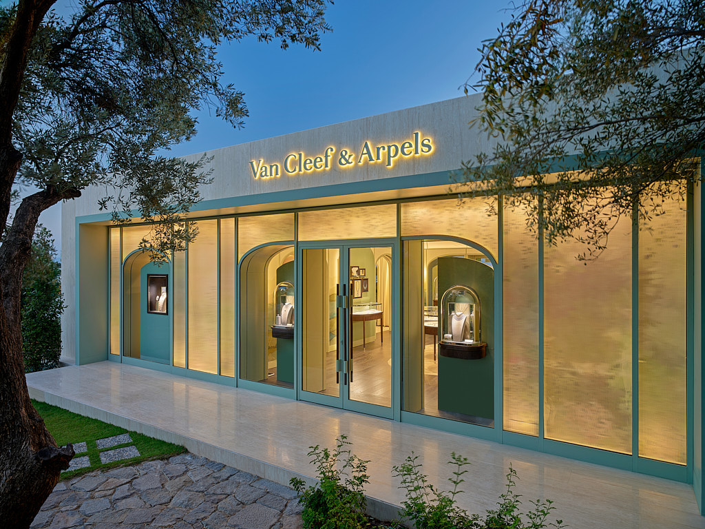 Sedat Yamak — Architecture Photography — Bodruml Store Modern Architecture Photography Vancleefandarpels Exterior 2.