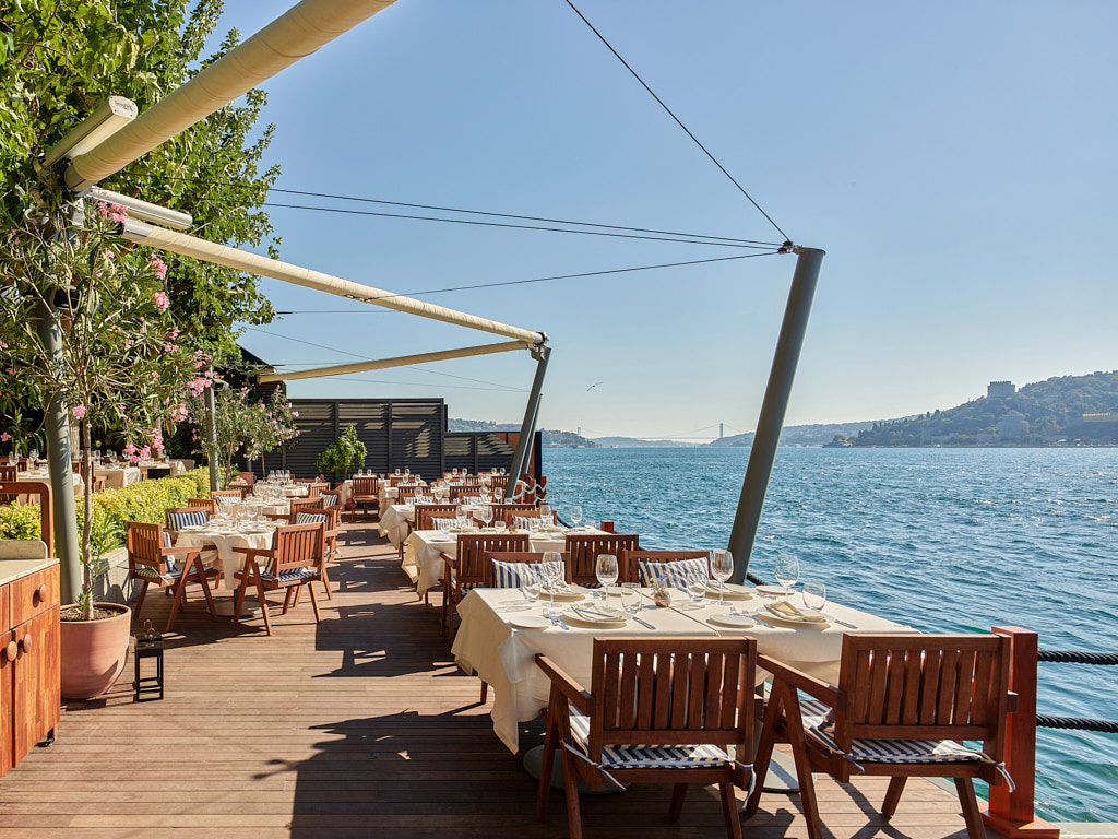 Sedat Yamak — Architecture Photography — Istanbul Restaurant Modern Architecture Photography Lacivert Exterior 1.
