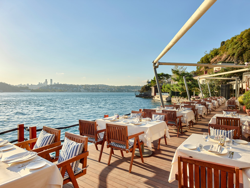 Sedat Yamak — Architecture Photography — Istanbul Restaurant Modern Architecture Photography Lacivert Exterior.