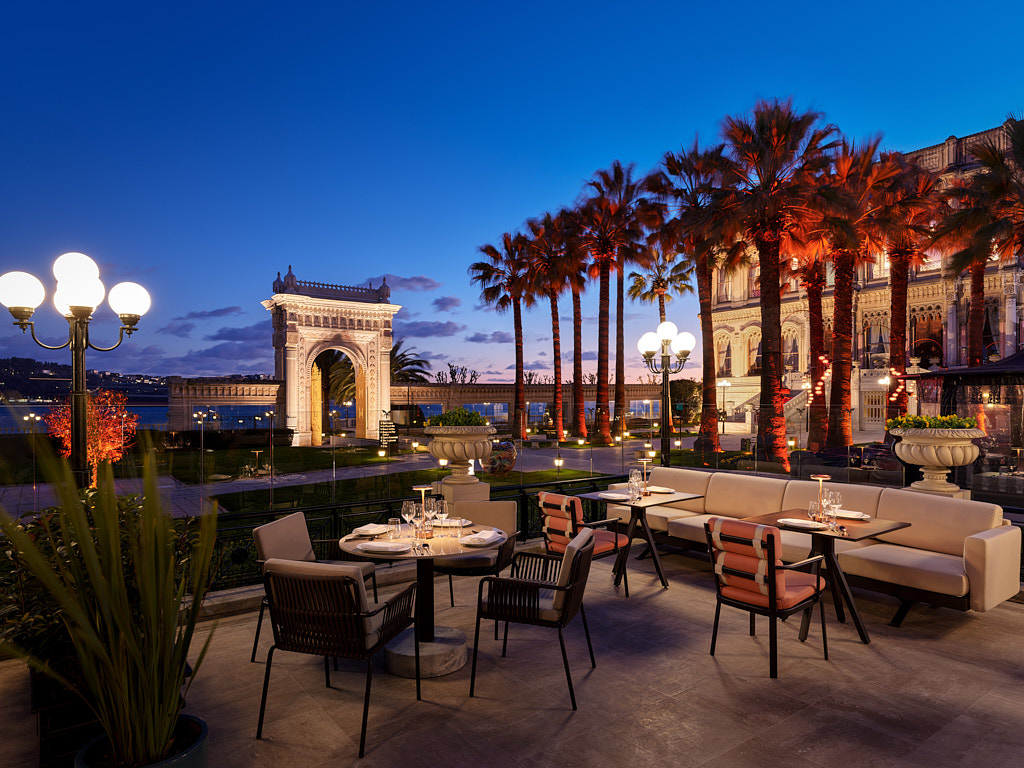 Sedat Yamak — Architecture Photography — Istanbul Restaurant Modern Architecture Photography Çırağan Exterior.