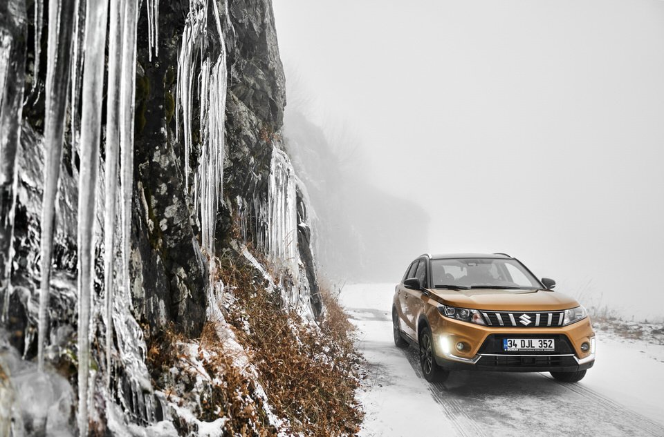 Suzuki Vitara dağ